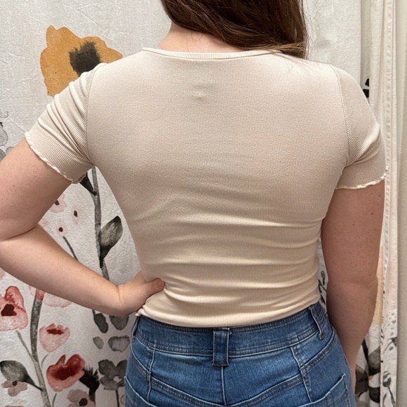 Women’s wild fable Cream Colored Embroidered Sloth Crop Top. Size M. - Picture 4 of 9